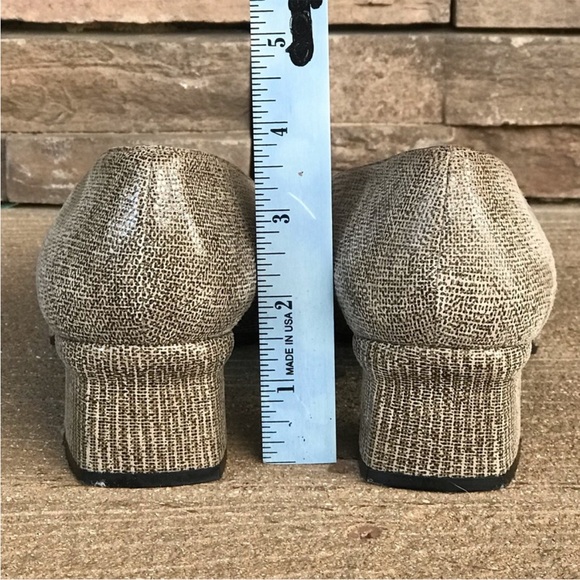 Stuart Weitzman Low Heel Size 8 - Picture 7 of 8